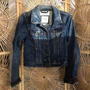Women’s Abercrombie & Fitch mid drift jean jacket
